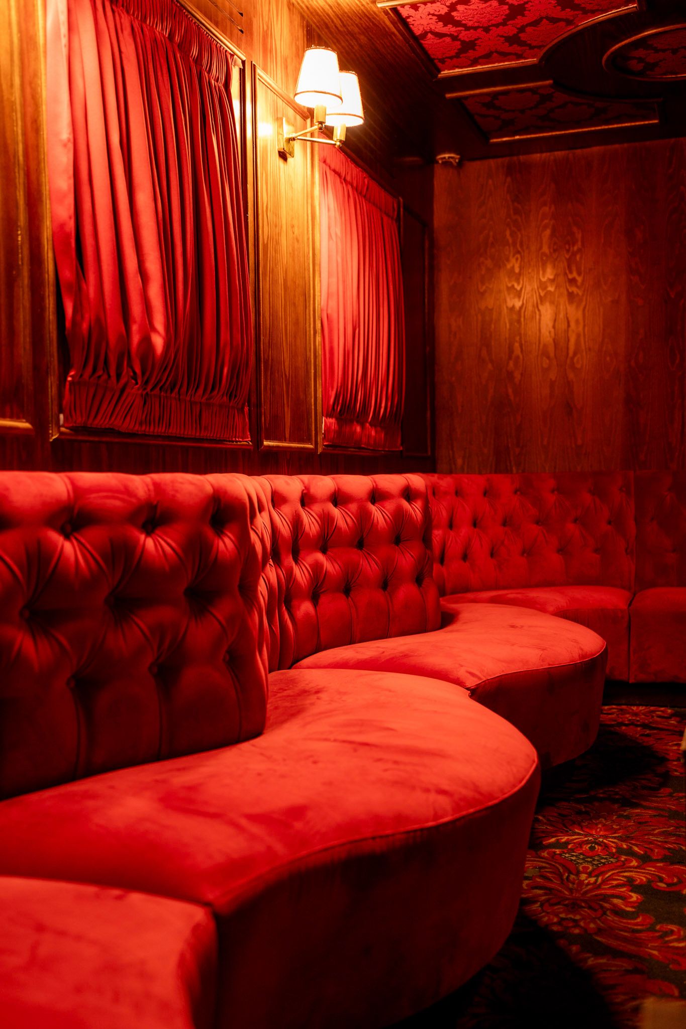 Detalle del bar del nuevo local Cristo Social Club